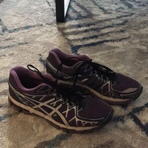 Unisex ASICS Gel Kayano 20 purple runners. Barely worn